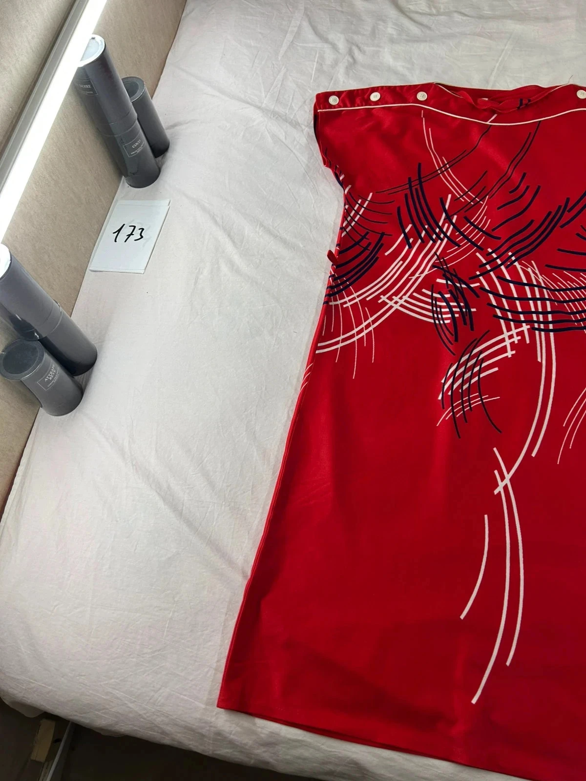 Vestido largo rojo con estampado vintage – photo 3